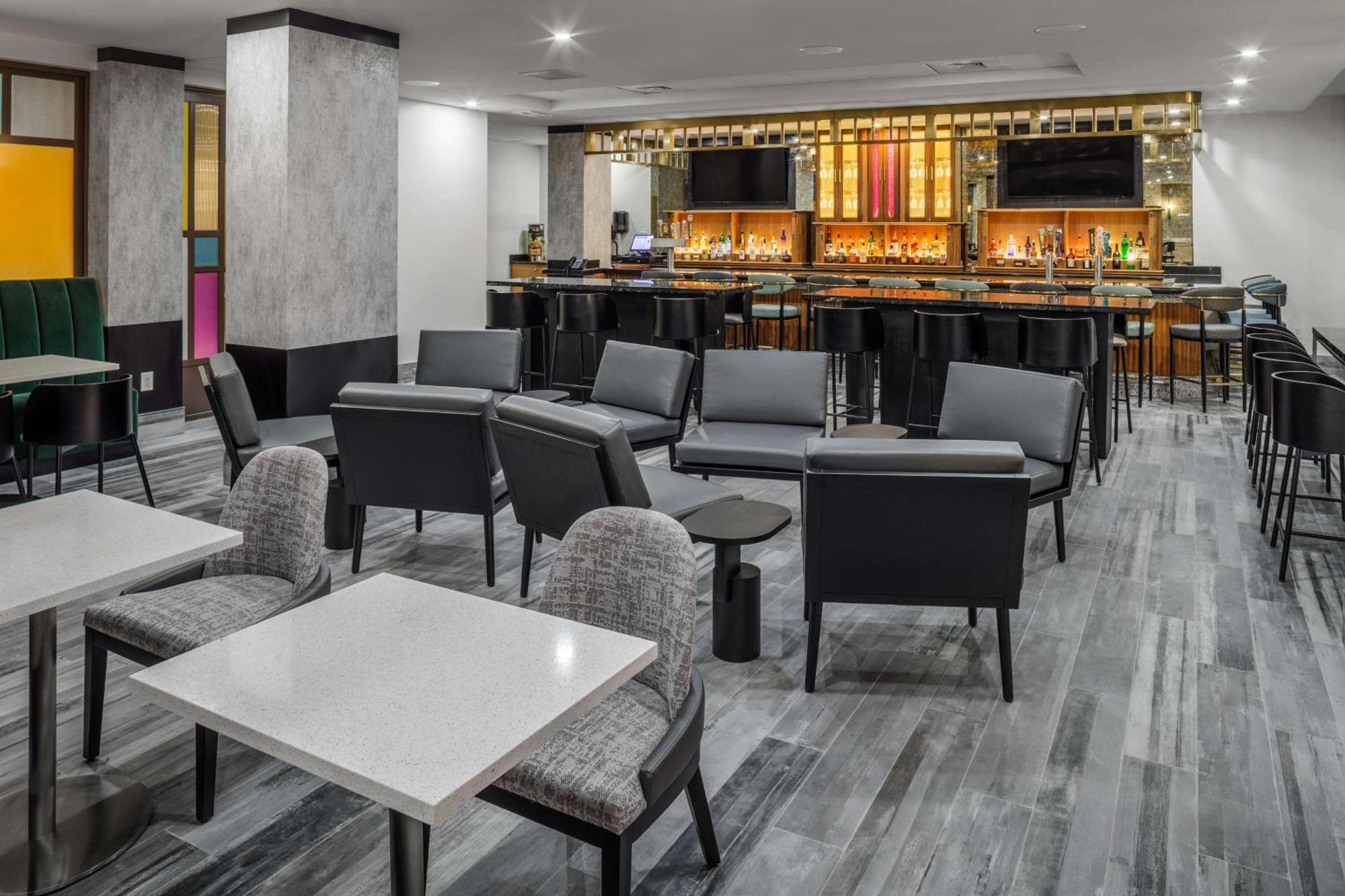 Doubletree By Hilton Sarasota Bradenton Airport Hotel Екстериор снимка