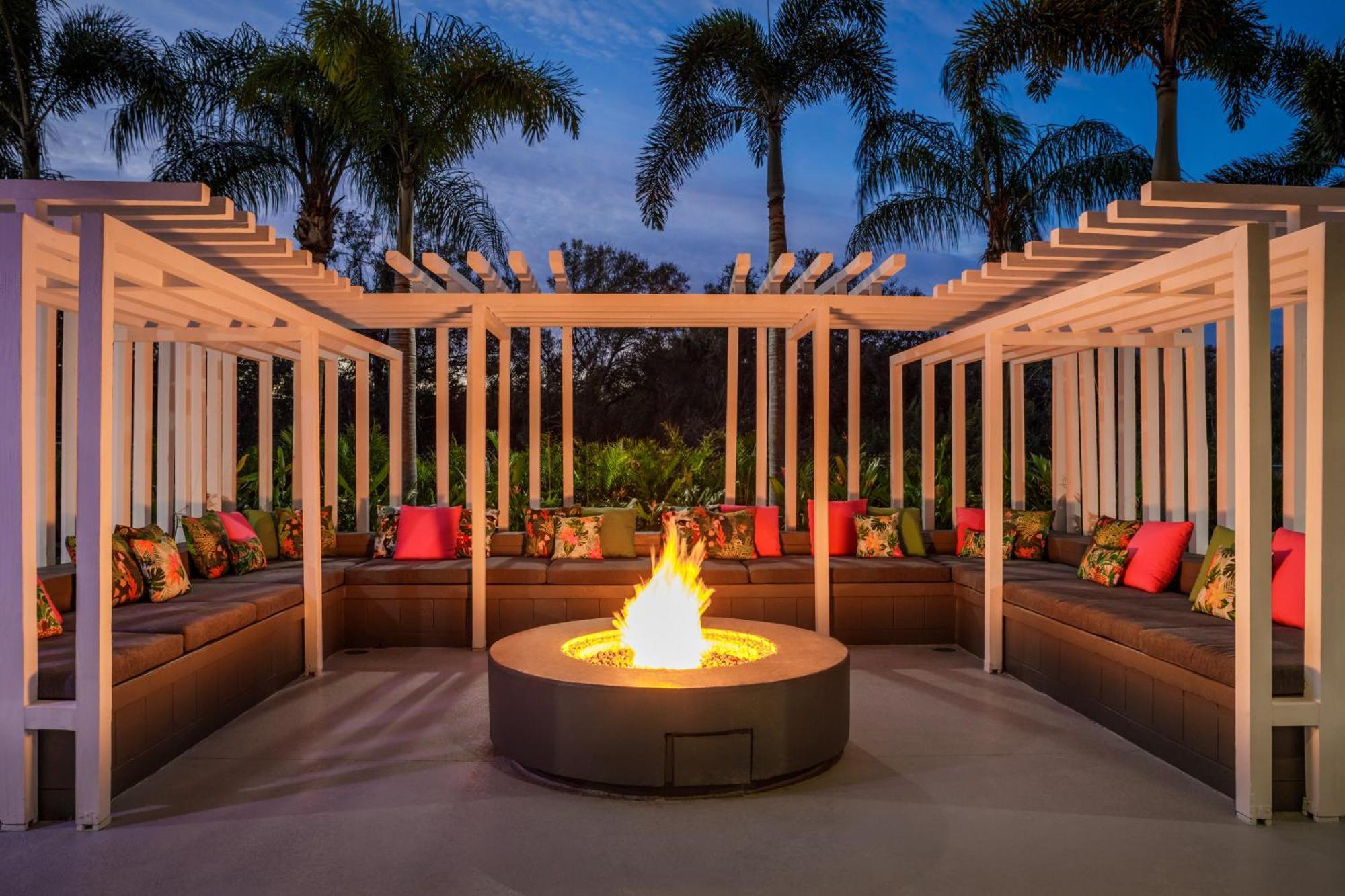 Doubletree By Hilton Sarasota Bradenton Airport Hotel Екстериор снимка