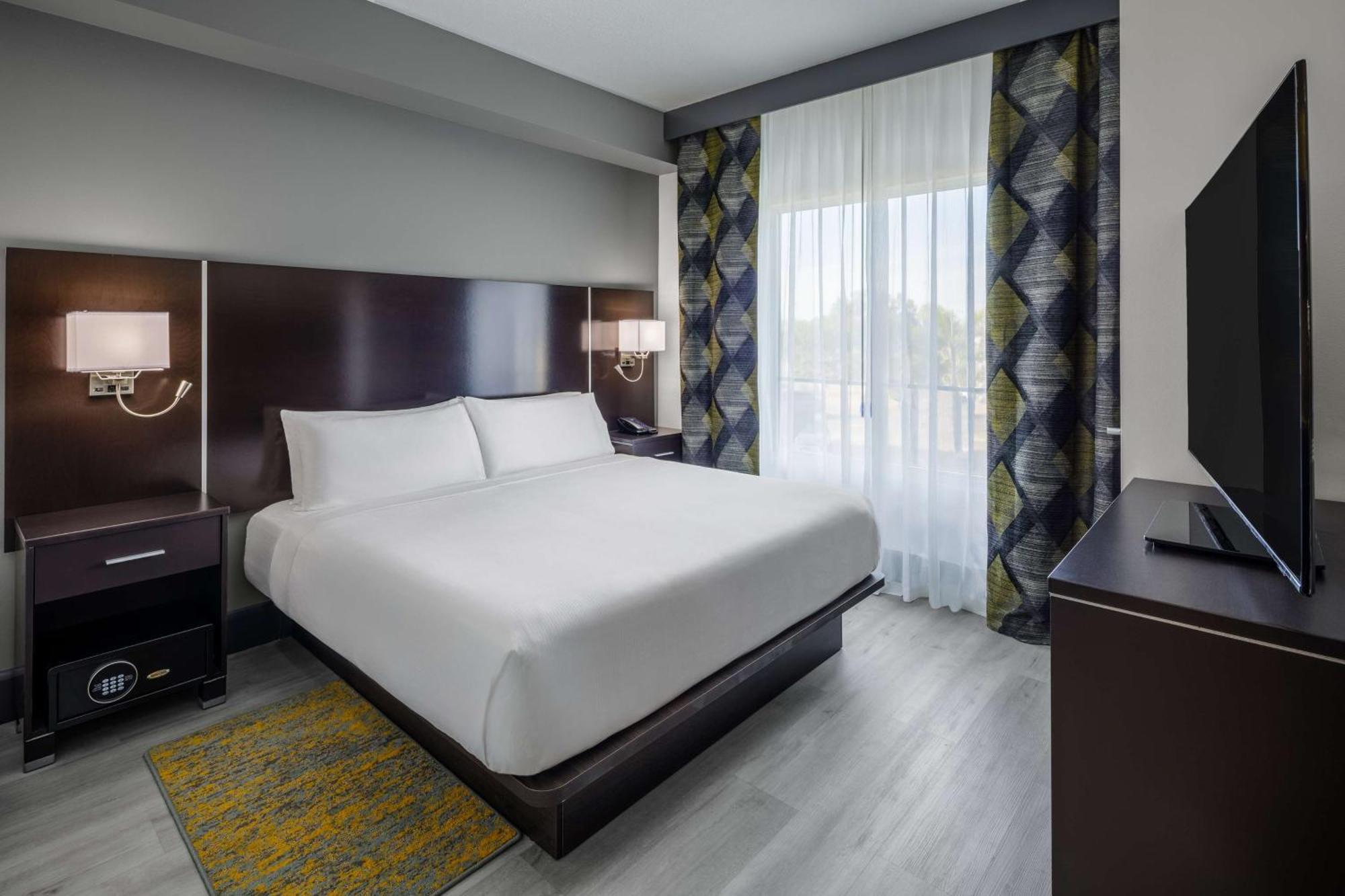 Doubletree By Hilton Sarasota Bradenton Airport Hotel Екстериор снимка