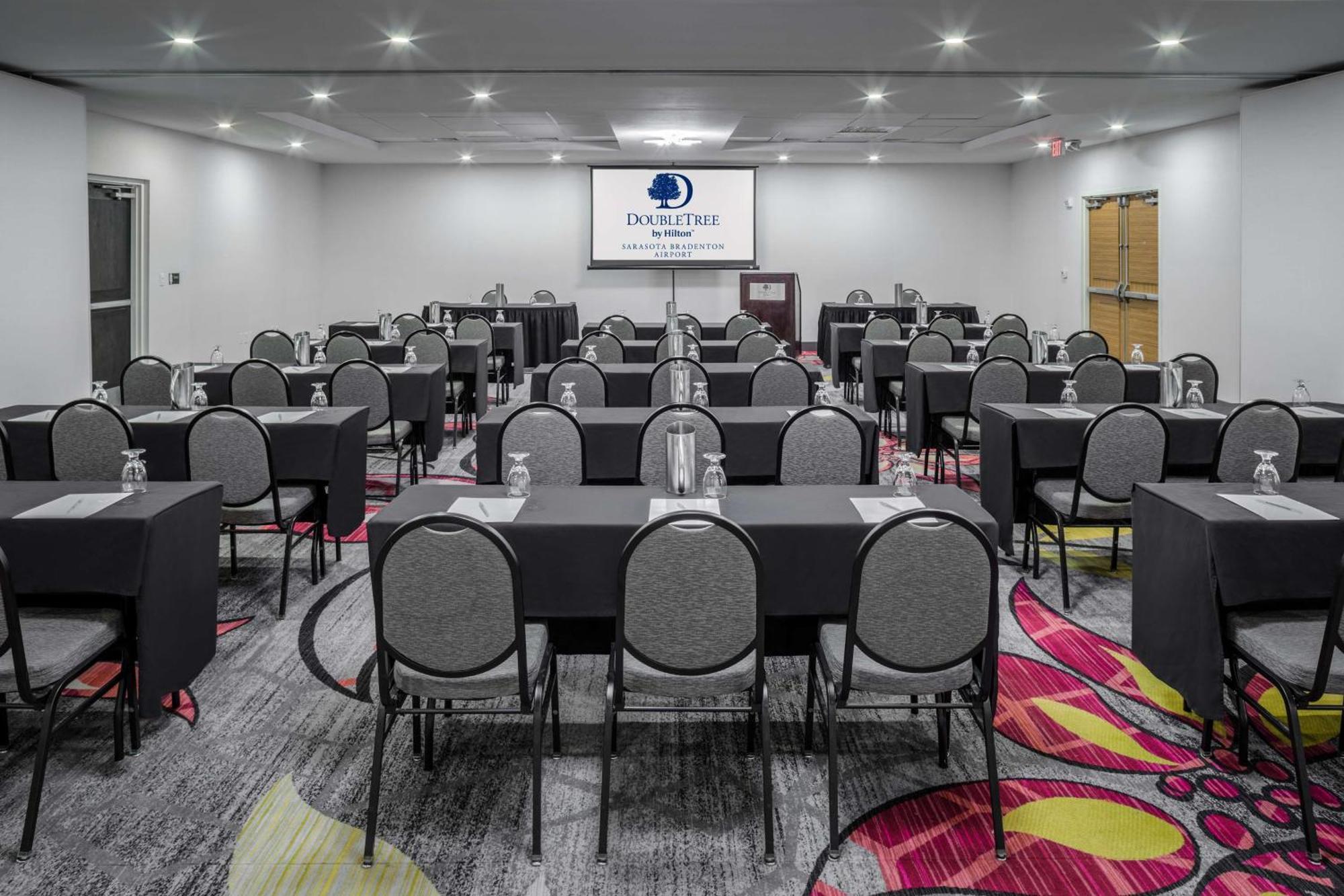 Doubletree By Hilton Sarasota Bradenton Airport Hotel Екстериор снимка