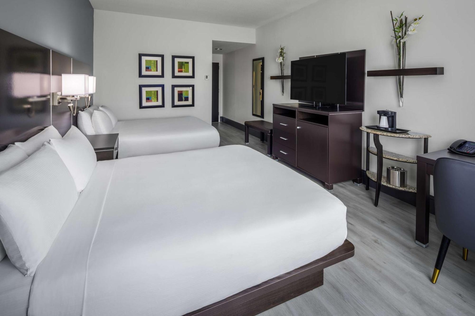 Doubletree By Hilton Sarasota Bradenton Airport Hotel Екстериор снимка