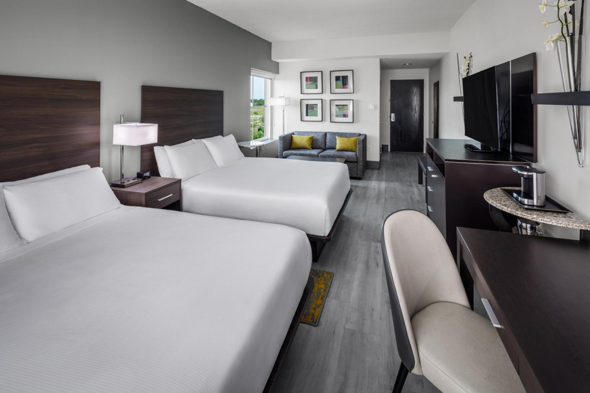 Doubletree By Hilton Sarasota Bradenton Airport Hotel Екстериор снимка