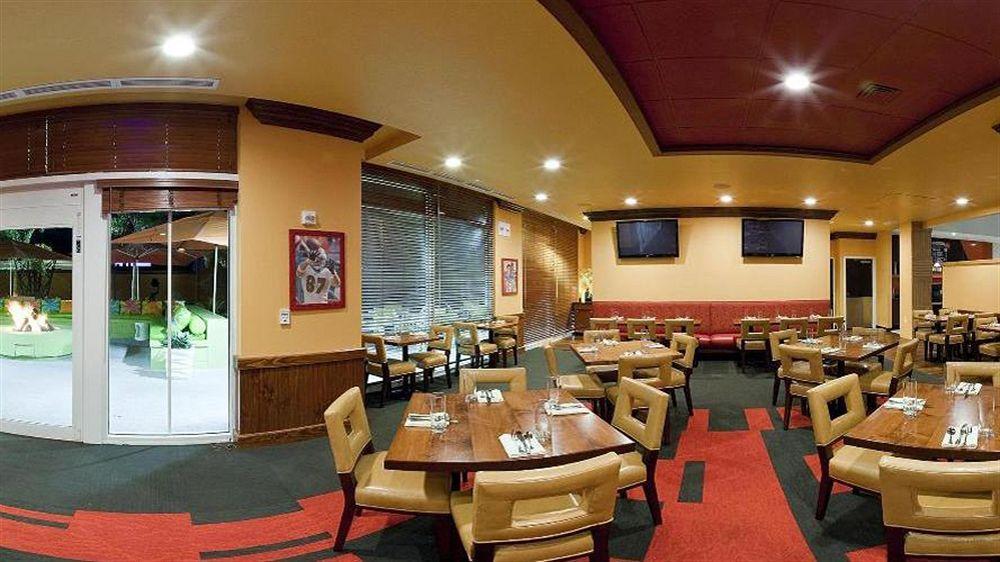Doubletree By Hilton Sarasota Bradenton Airport Hotel Екстериор снимка